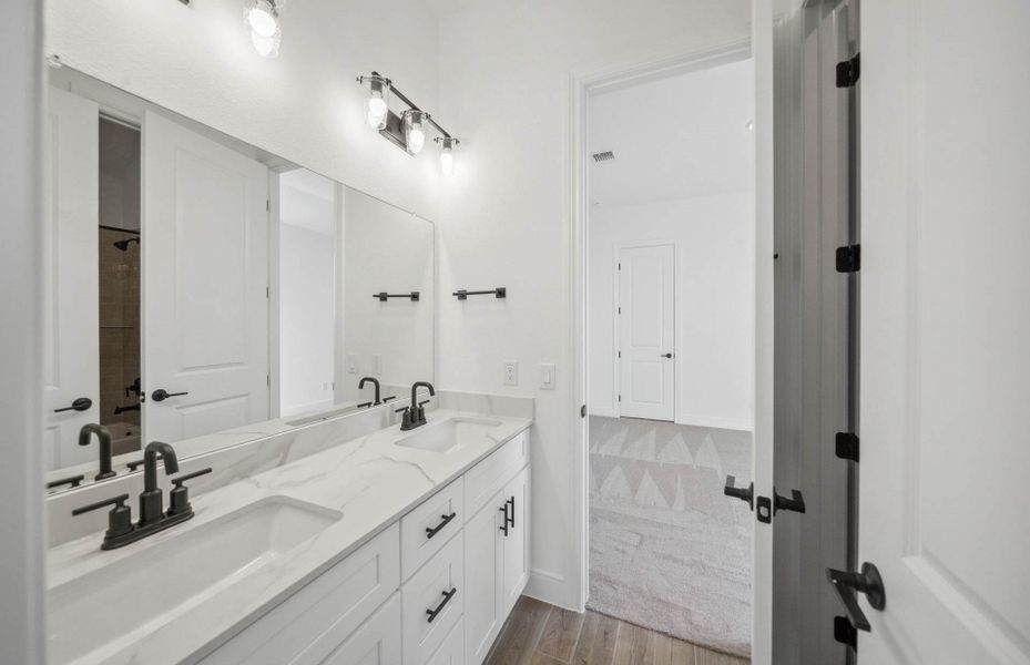 Image 20 of a home in Valencia. Image 20 of a home in Valencia.