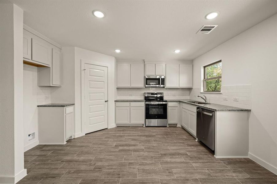 Spacious, unfurnished interior of a new home in Runaway Bay, Runaway Bay (Image 22). Spacious, unfurnished interior of a new home in Runaway Bay, Runaway Bay (Image 22).