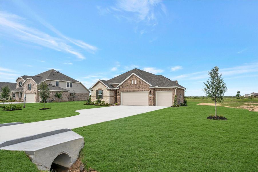 One-story home with 3 bedrooms, 2.5 baths, and 3 car garage One-story home with 3 bedrooms, 2.5 baths, and 3 car garage