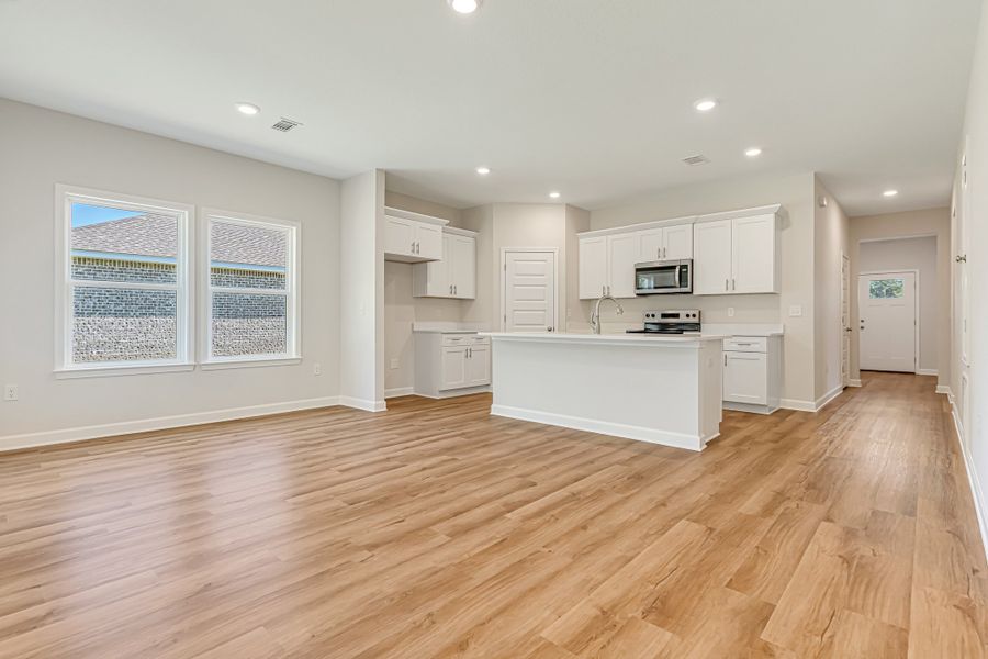 Representative unfurnished interior of a home built from the Elizabeth by CJL Homes in Barton's Bend, Crestview (Image 31). Representative unfurnished interior of a home built from the Elizabeth by CJL Homes in Barton's Bend, Crestview (Image 31).