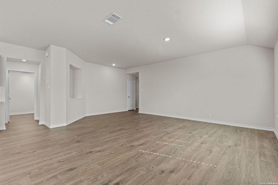 Spacious, unfurnished interior of a new home in Steele Creek, Cibolo (Image 26).