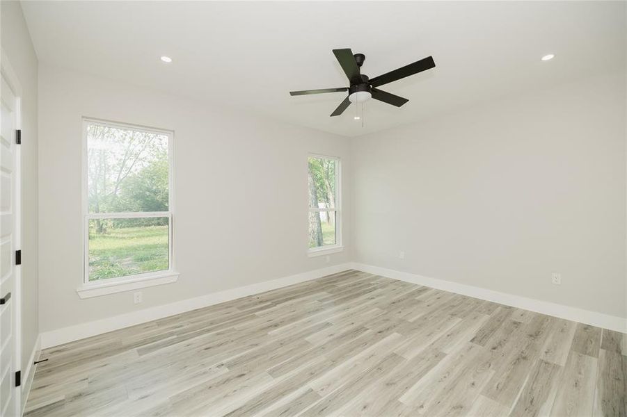 Spacious, unfurnished interior of a new home in , Greenville (Image 23).