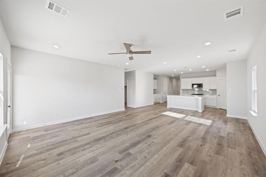 Spacious, unfurnished interior of a new home in Hickory Hill, Sherman (Image 15). Spacious, unfurnished interior of a new home in Hickory Hill, Sherman (Image 15).