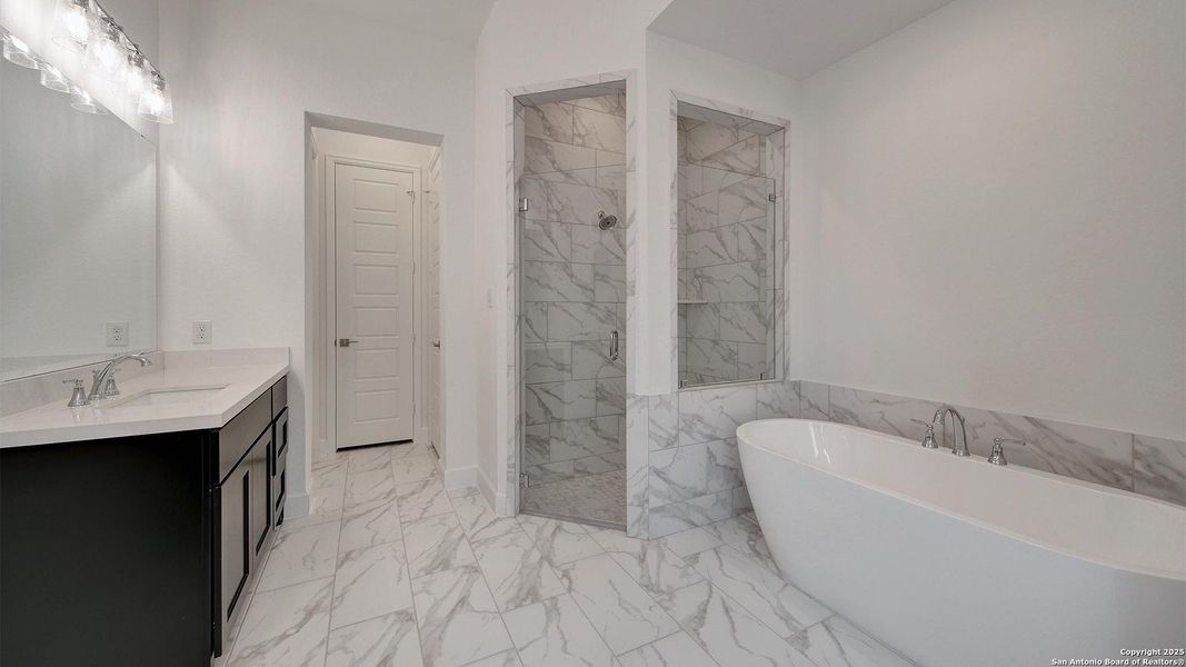 Furnished interior view inside a new home in Esperanza 60', Boerne (Image 11).