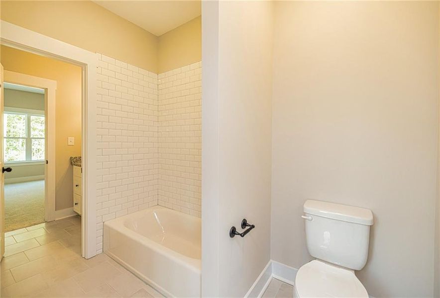 Furnished interior view inside a new home in Platinum Ridge, Sharpsburg (Image 4).