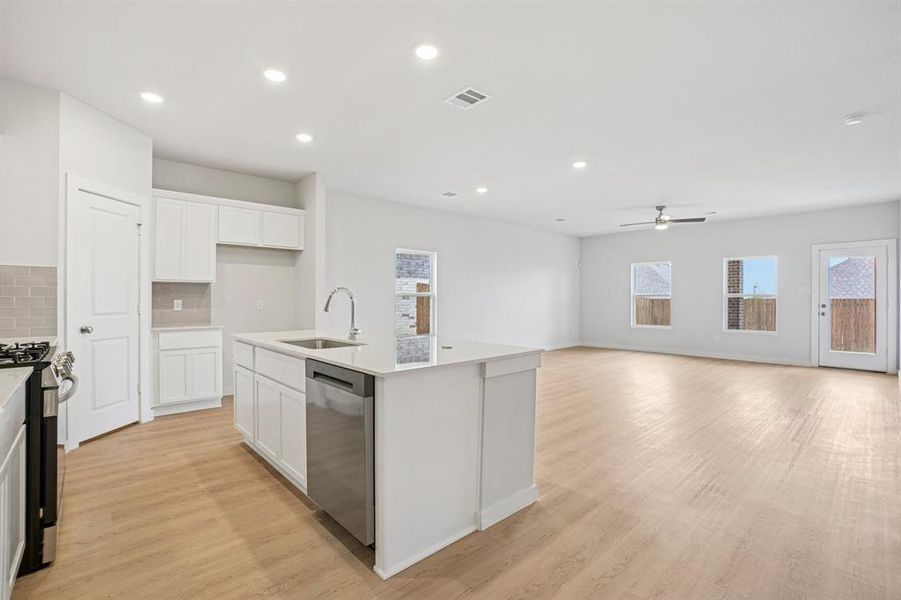 Furnished interior view inside a new home in Lone Oak, Alvarado (Image 7).