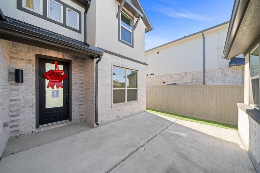 Exterior details and patio area of a home in Jubilee 45', 70', Hockley (Image 4).