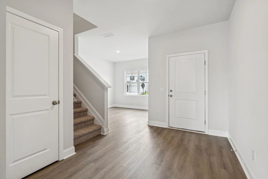 Spacious, unfurnished interior of a new home in Cades Bluff, Lebanon (Image 15).