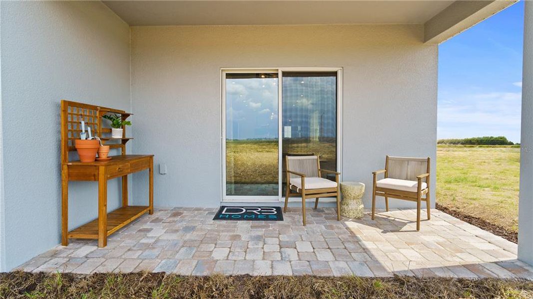 Exterior details and patio area of a home in Hamilton Bluff, Haines City (Image 3). Exterior details and patio area of a home in Hamilton Bluff, Haines City (Image 3).