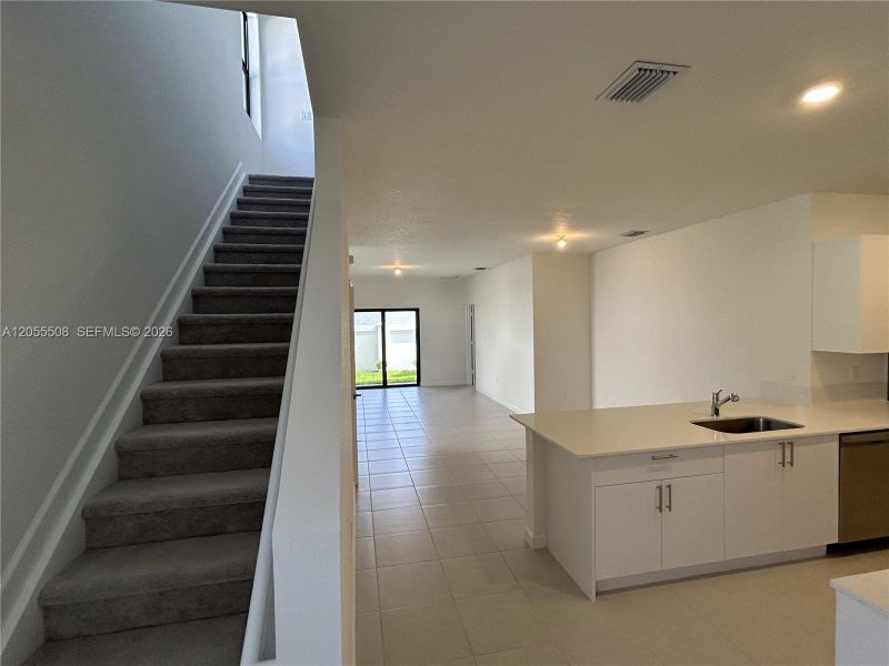 Spacious, unfurnished interior of a new home in , Dania Beach (Image 3). Spacious, unfurnished interior of a new home in , Dania Beach (Image 3).