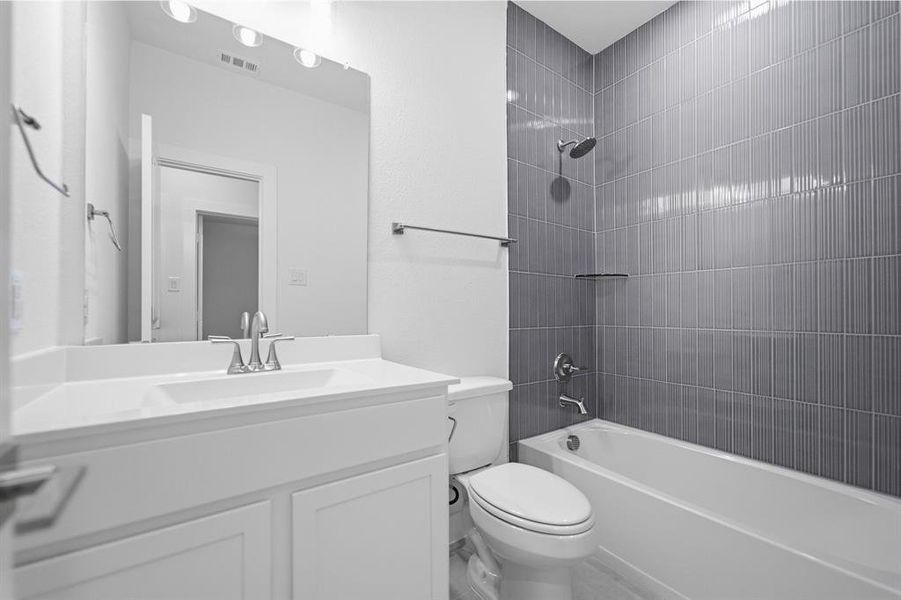 Furnished interior view inside a new home in Westridge, McKinney (Image 9).