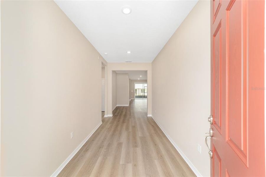 Spacious, unfurnished interior of a new home in , Ocala (Image 14).