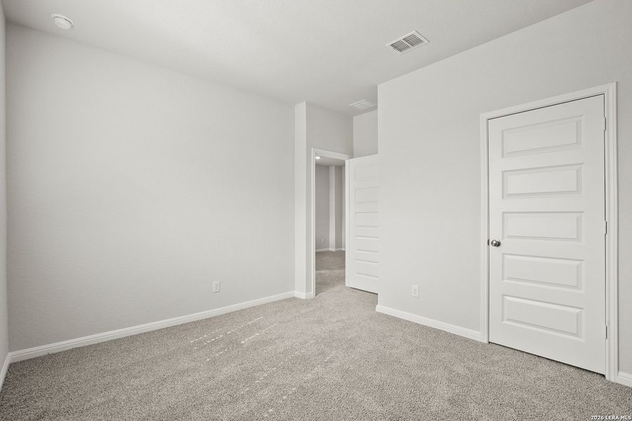 Spacious, unfurnished interior of a new home in Melissa Ranch, San Antonio (Image 16).