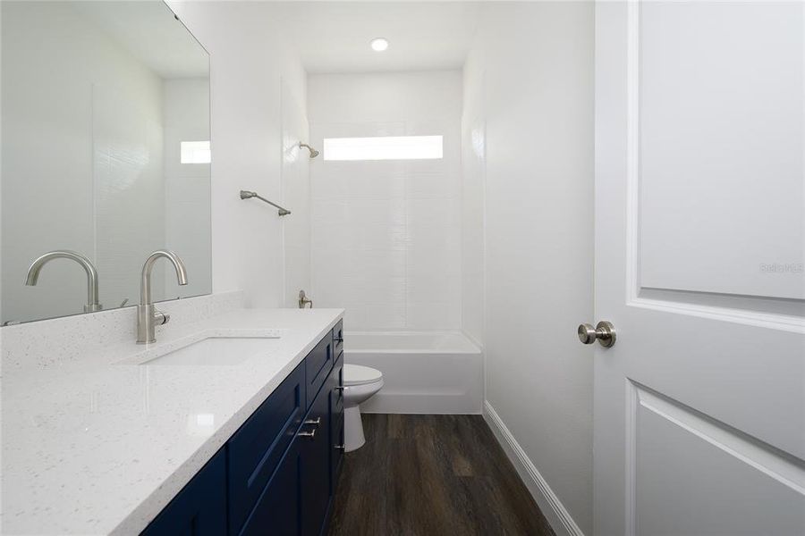 Furnished interior view inside a new home in , Orlando (Image 8).