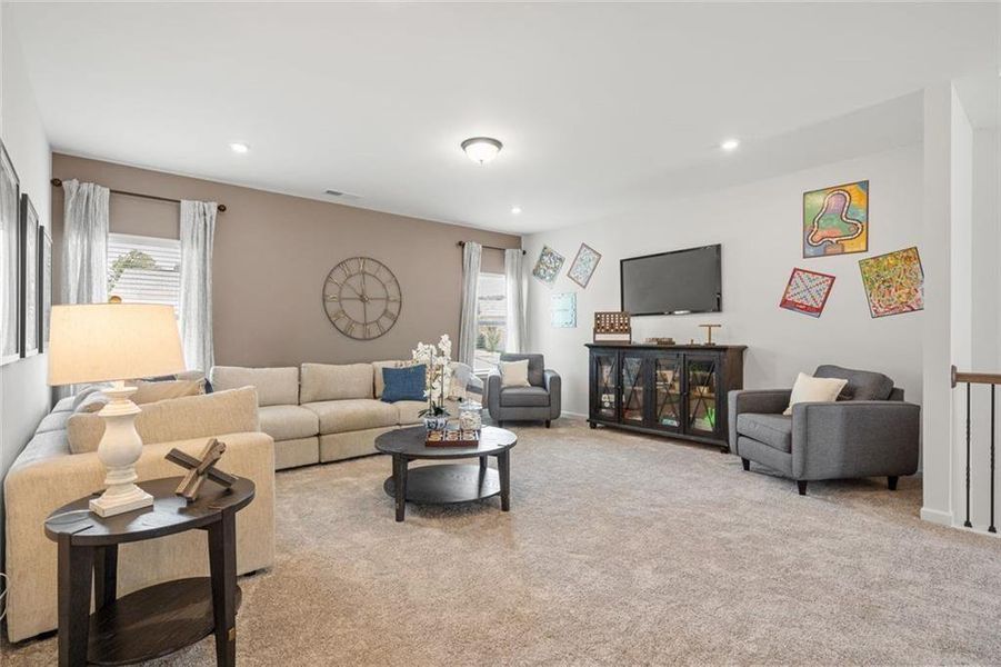 Furnished interior view inside a new home in Southbend, Rome (Image 30).