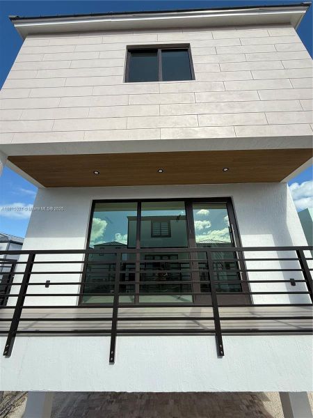 Exterior details and patio area of a home in , Key Largo (Image 13). Exterior details and patio area of a home in , Key Largo (Image 13).