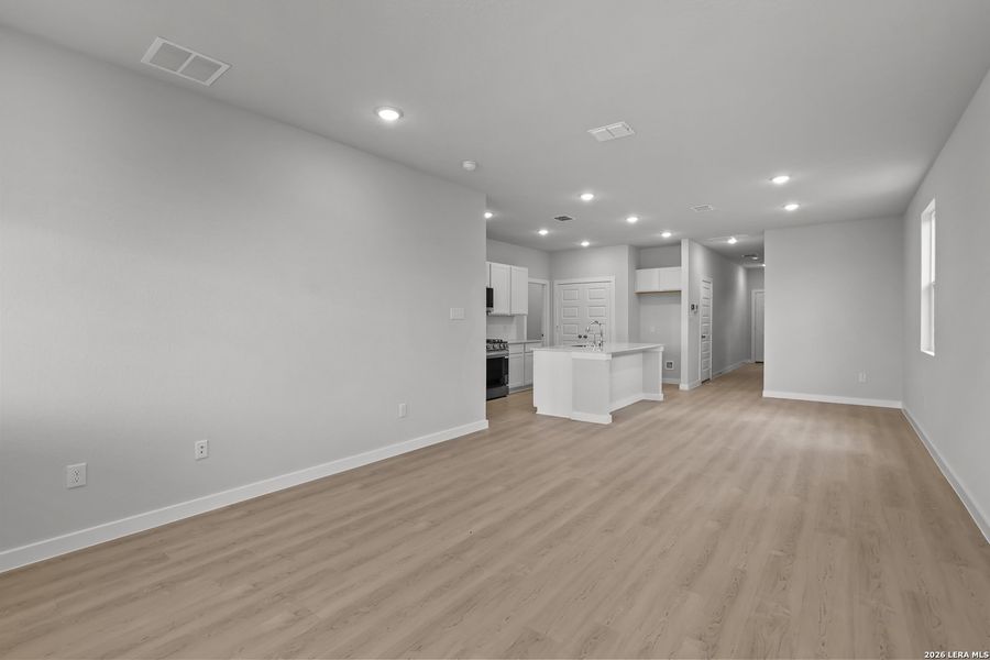 Spacious, unfurnished interior of a new home in Hacienda, San Antonio (Image 21). Spacious, unfurnished interior of a new home in Hacienda, San Antonio (Image 21).
