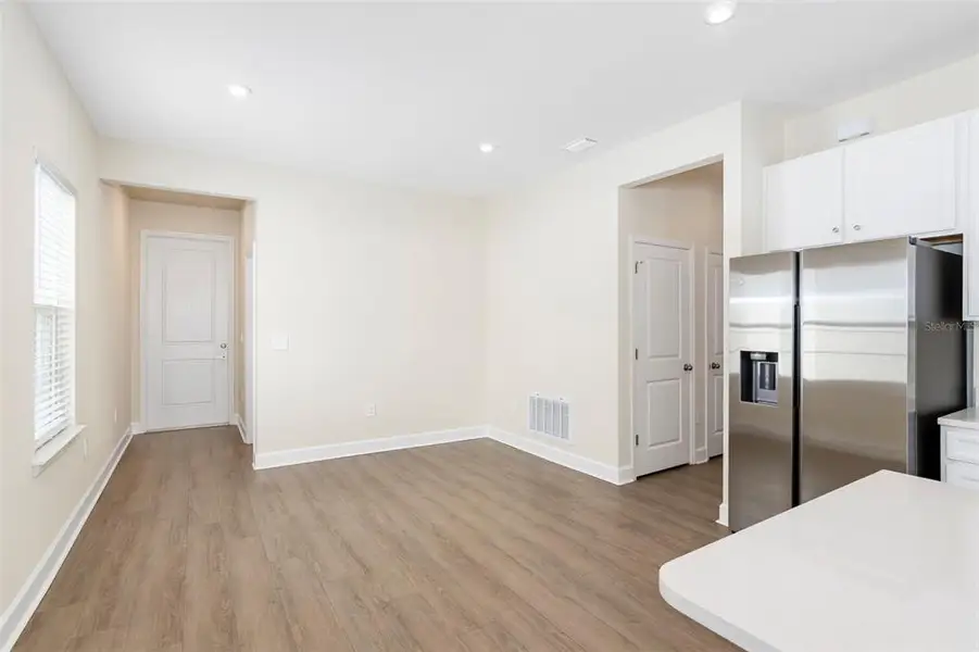 Spacious, unfurnished interior of a new home in , Bradenton (Image 34).