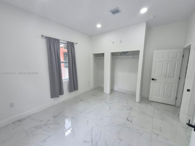 Spacious, unfurnished interior of a new home in , Clewiston (Image 13).