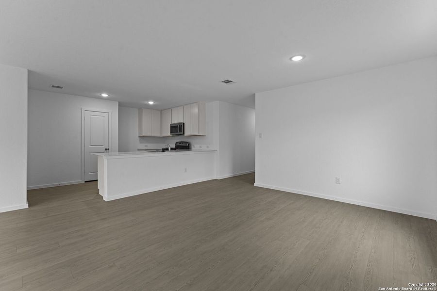 Spacious, unfurnished interior of a new home in Voss Farms: Watermill Collection, New Braunfels (Image 21).