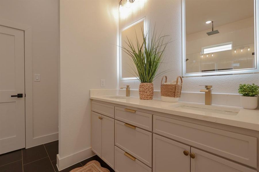 Furnished interior view inside a new home in , Fort Worth (Image 11).