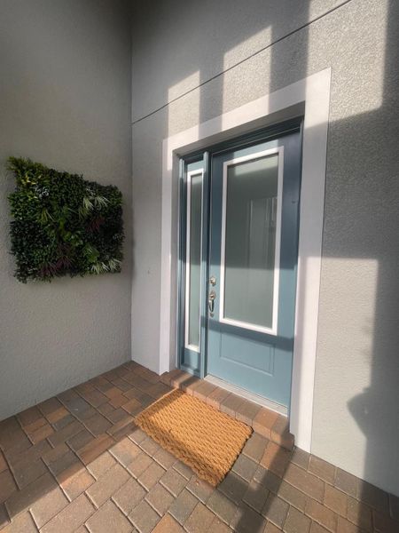 Exterior details and patio area of a home in , Naples (Image 15).