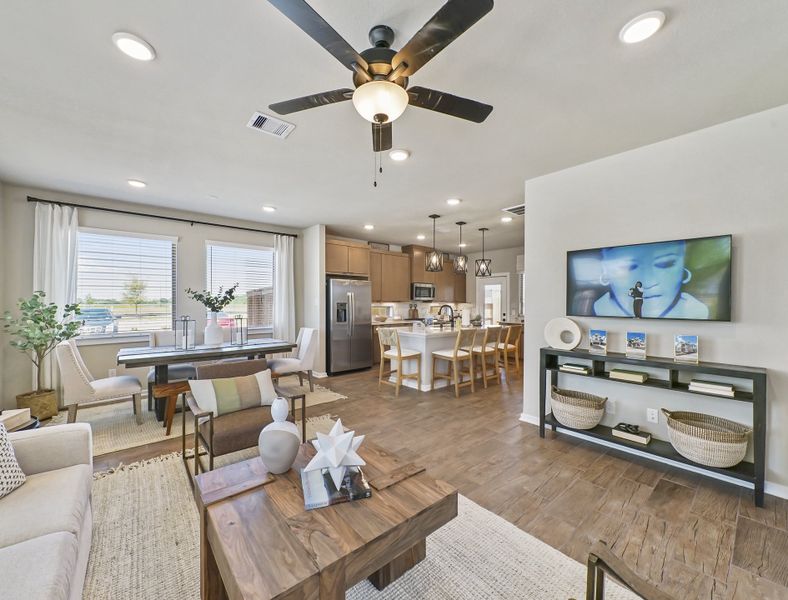 Furnished interior view inside a new home in Sienna, Missouri City (Image 10).