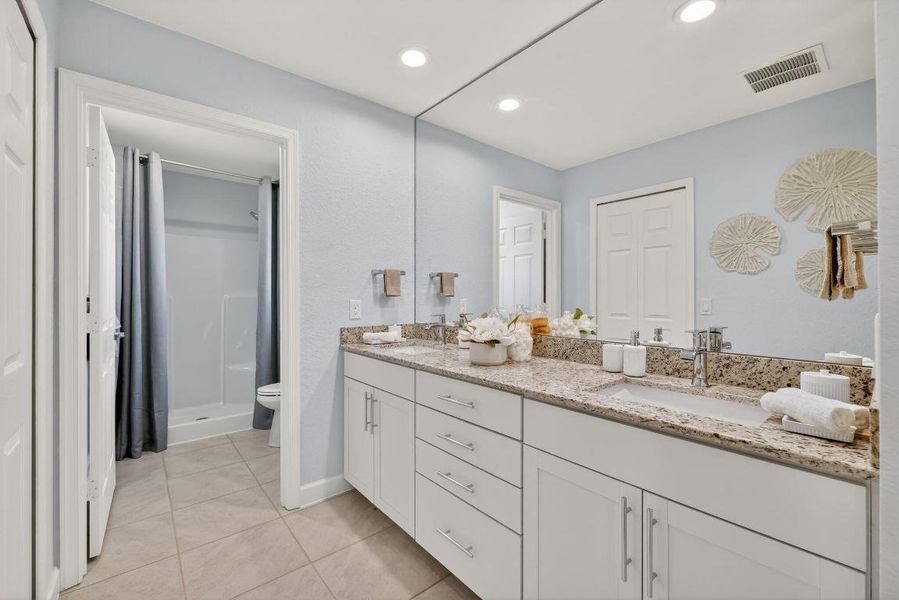 Master Bathroom Master Bathroom