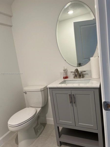 Furnished interior view inside a new home in , Pembroke Pines (Image 11).