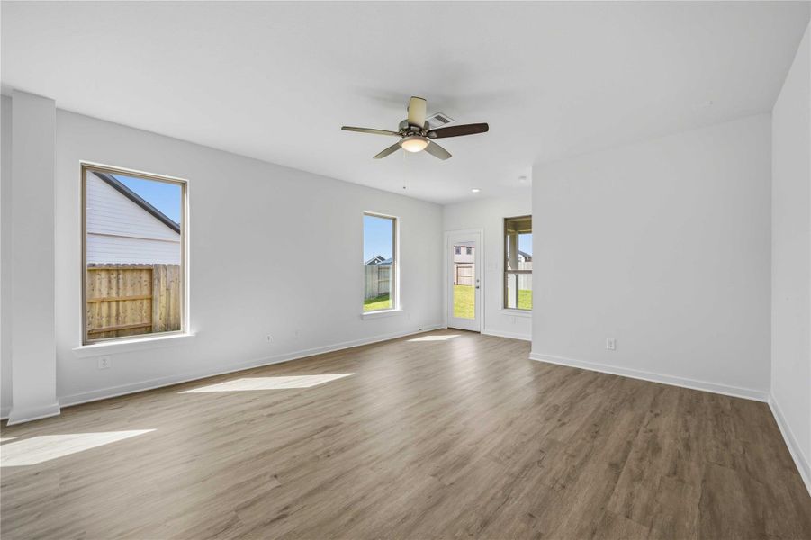 Spacious, unfurnished interior of a new home in La Segarra 40', Brookshire (Image 28). Spacious, unfurnished interior of a new home in La Segarra 40', Brookshire (Image 28).