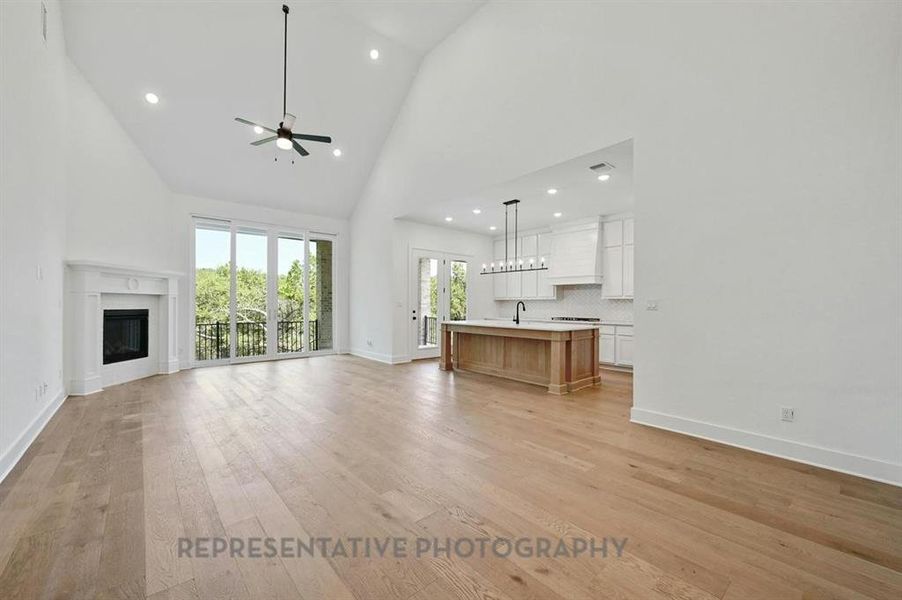 Spacious, unfurnished interior of a new home in Quail Hollow: 62ft. lots, Rockwall (Image 10).