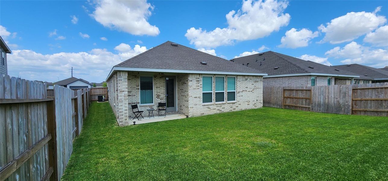 Exterior details and patio area of a home in Anniston, Katy (Image 30).