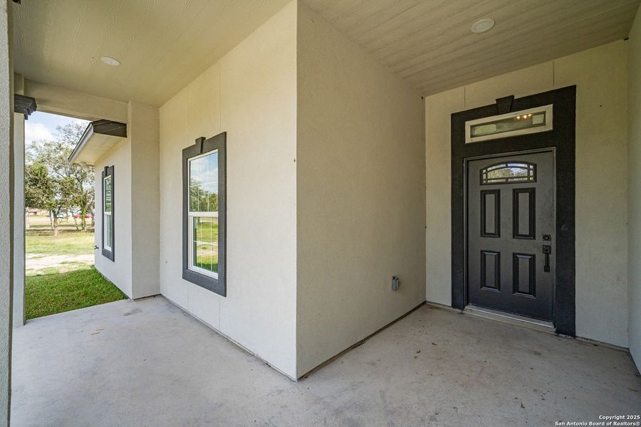 Exterior details and patio area of a home in , Beeville (Image 22).