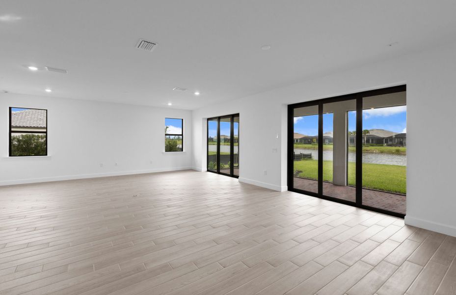 Spacious, unfurnished interior of a new home in Del Webb Naples, Immokalee (Image 11).