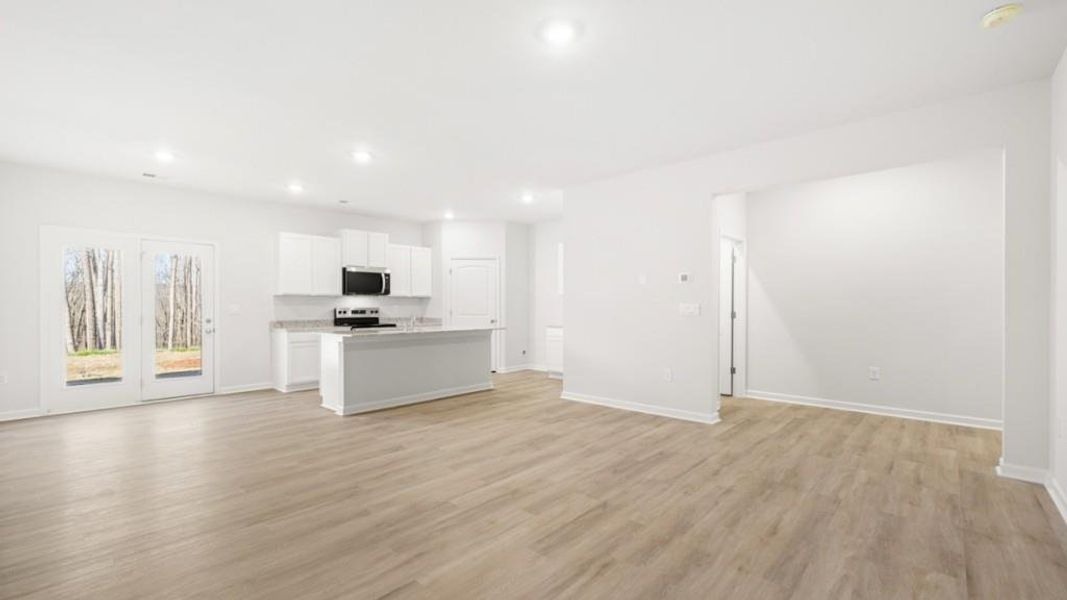 Spacious, unfurnished interior of a new home in Hughes Court, Dawsonville (Image 17).