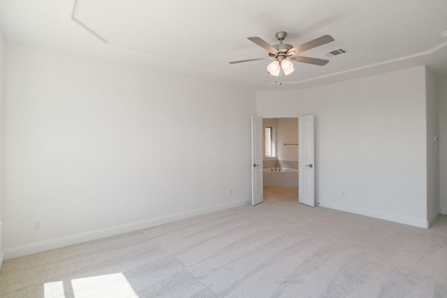 Spacious, unfurnished interior of a new home in Enclave at Legacy Hills, Celina (Image 30).