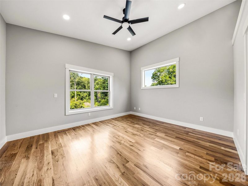 Spacious, unfurnished interior of a new home in , Asheville (Image 46).
