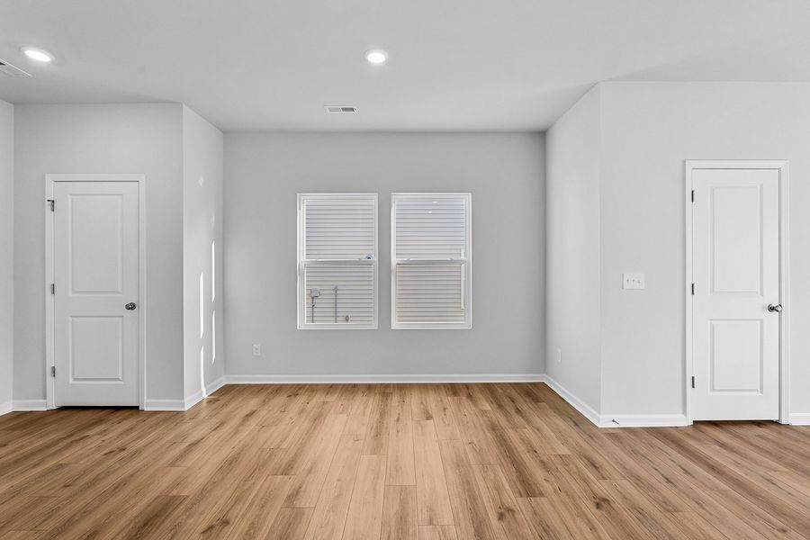 Spacious, unfurnished interior of a new home in Hanes Lake, Winston-Salem (Image 20). Spacious, unfurnished interior of a new home in Hanes Lake, Winston-Salem (Image 20).
