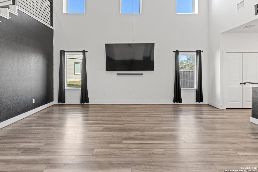 Spacious, unfurnished interior of a new home in Hickory Ridge, Elmendorf (Image 18).