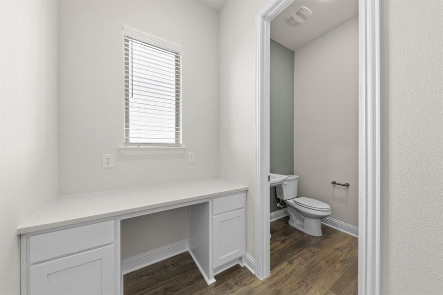 12. 2524 Campden Mews - Flex