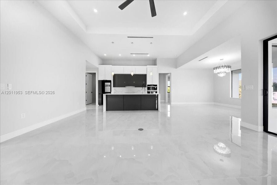 Spacious, unfurnished interior of a new home in , Cape Coral (Image 29).