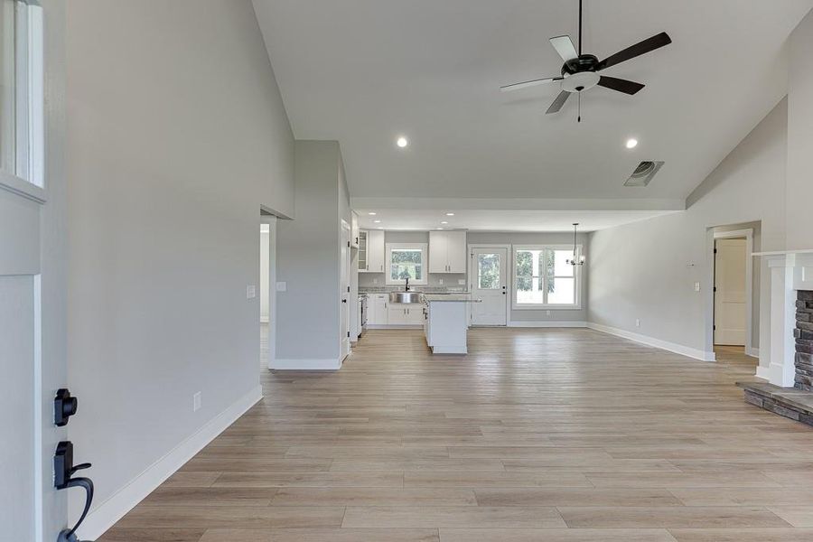 Spacious, unfurnished interior of a new home in , Hartwell (Image 24).