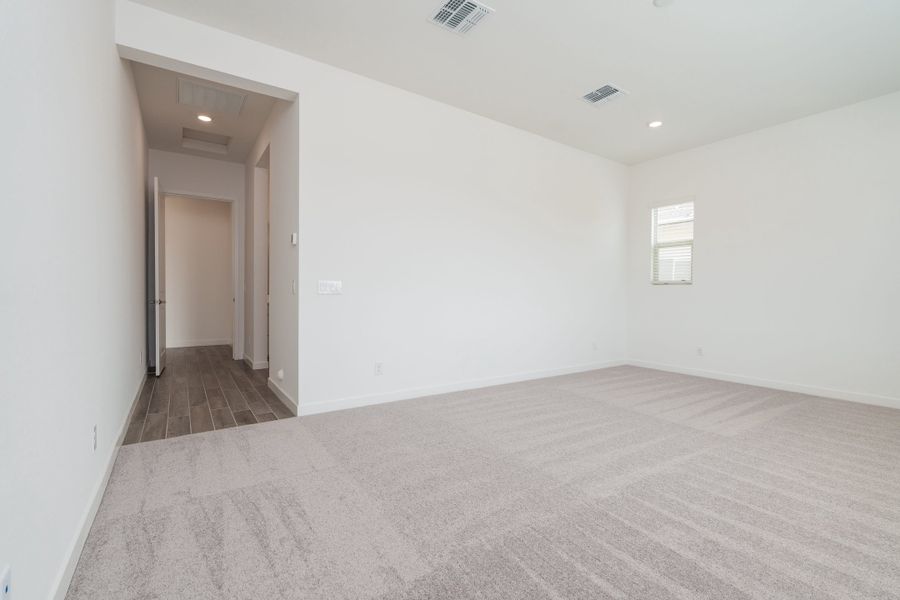 Spacious, unfurnished interior of a new home in Abel Ranch, Goodyear (Image 13).