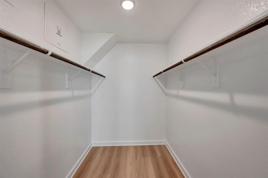 Spacious, unfurnished interior of a new home in Lone Star Landing, Montgomery (Image 14).