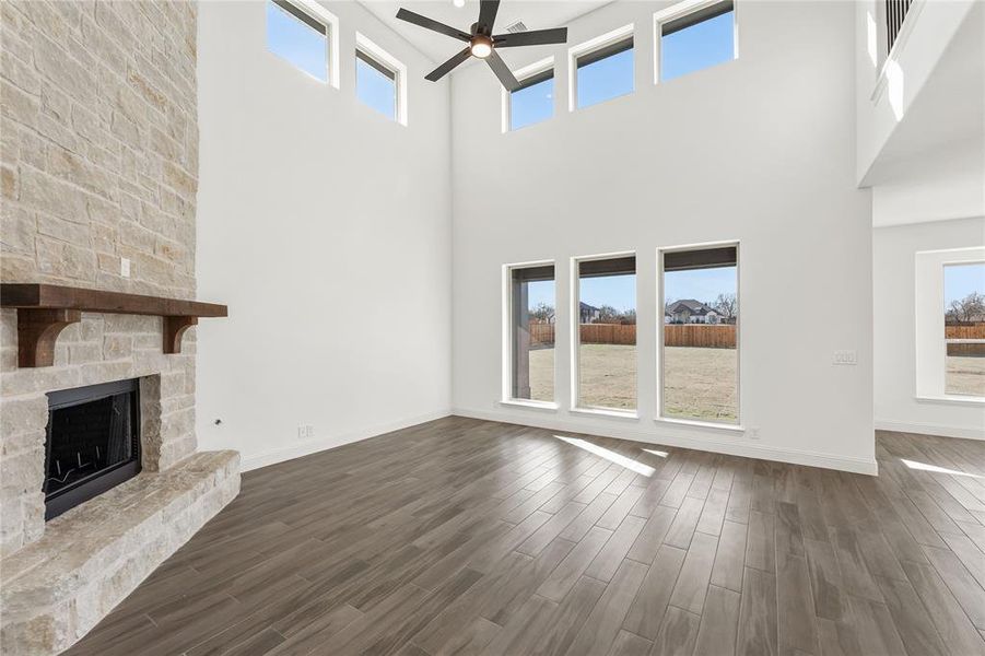 Spacious, unfurnished interior of a new home in Crystal Lake Estates, Red Oak (Image 33).