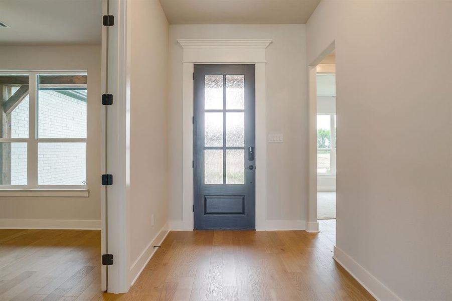 Spacious, unfurnished interior of a new home in Peaks at Lone Elm, Waxahachie (Image 14).