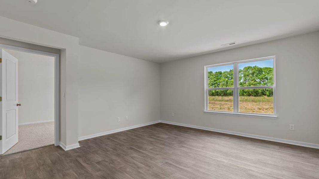 Spacious, unfurnished interior of a new home in Blair Ridge, La Grange (Image 29).
