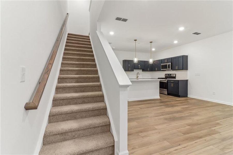 Spacious, unfurnished interior of a new home in Laurelwood, Douglasville (Image 11).