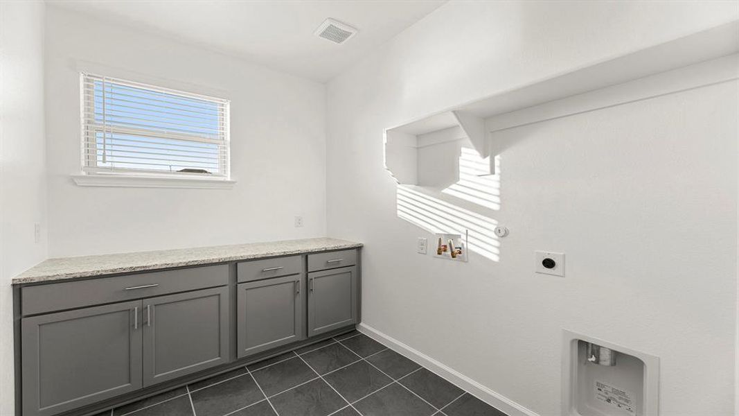 03. 778 Hidden Feather - Utility