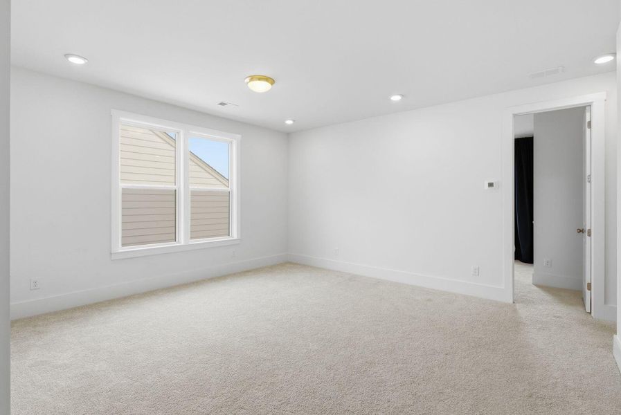 Spacious, unfurnished interior of a new home in , Ravenel (Image 20).